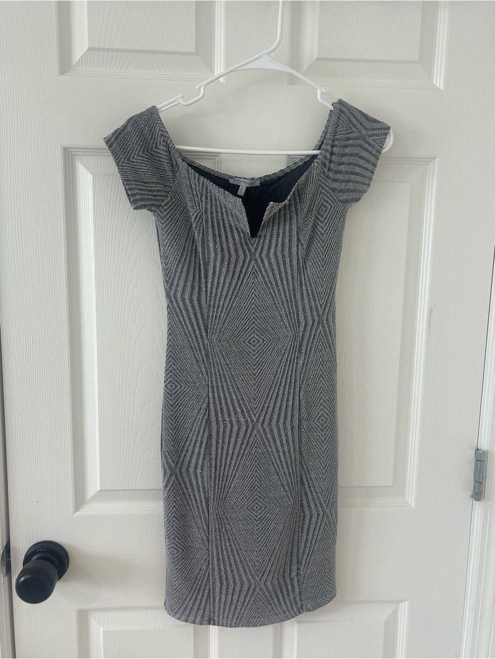 Charlotte Russe Gray Geometric Cap-Sleeve Bodycon Dress